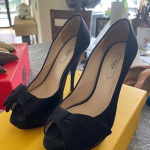 Prada Black Silk bow tie Pumps